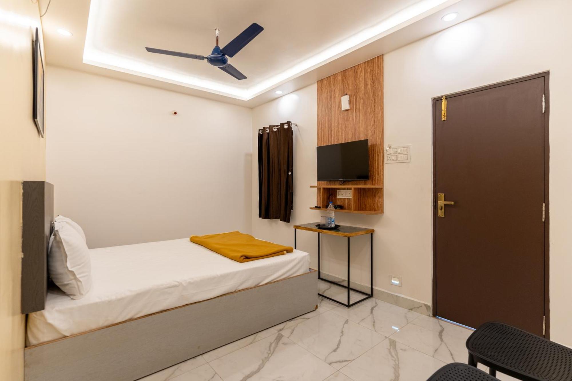 Arul Residency Hotel Puducherry Buitenkant foto