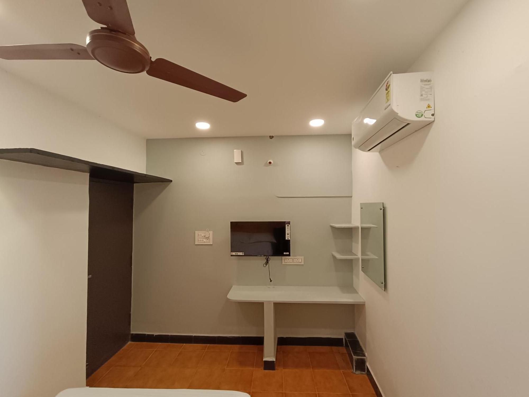 Arul Residency Hotel Puducherry Buitenkant foto