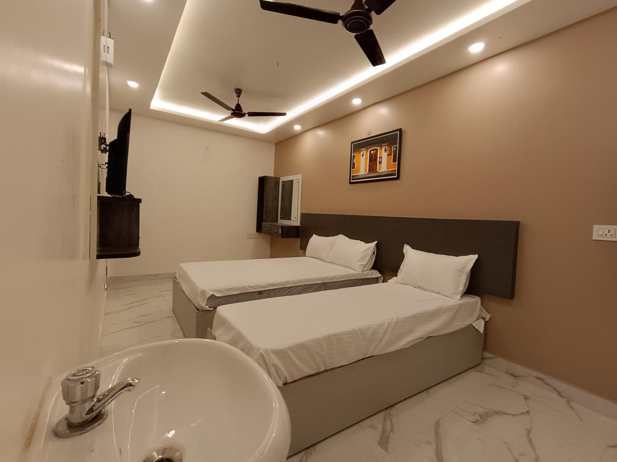 Arul Residency Hotel Puducherry Buitenkant foto